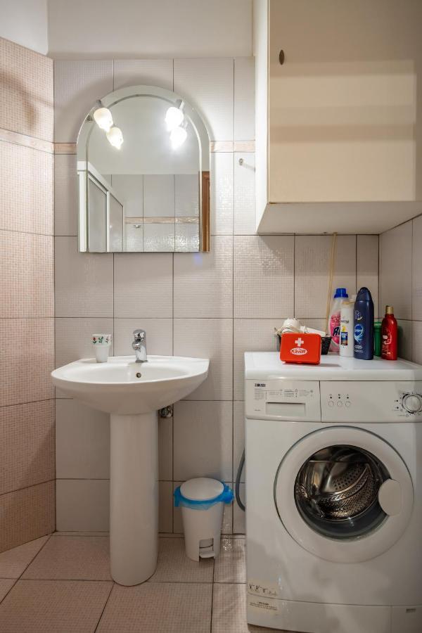 Appartamento Flat In Excellent Location With Private Parking Atene Esterno foto
