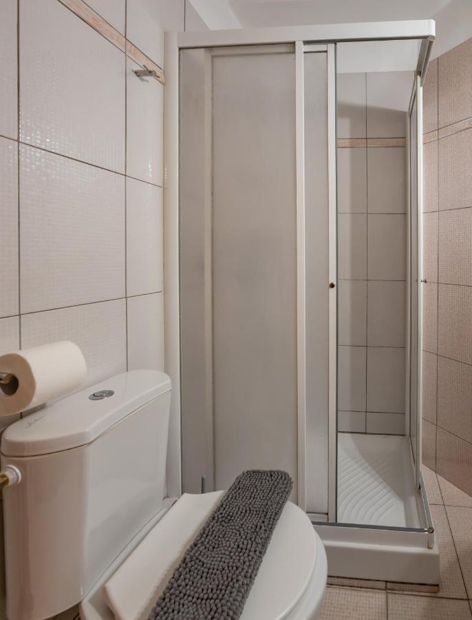Appartamento Flat In Excellent Location With Private Parking Atene Esterno foto
